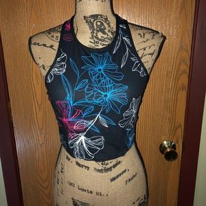 Fabletics Medi crop top medium w/ floral design
